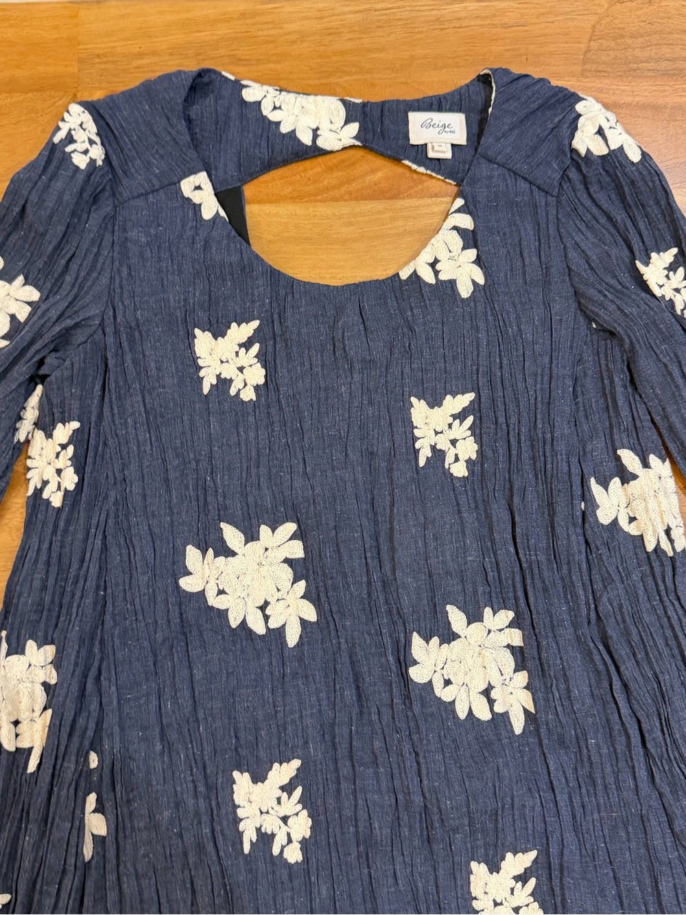 Beige by eci Navy Mini Dress with Cream Floral Embroidery Size Medium - Picture 5 of 12